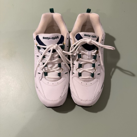 Easy Spirit Romy Walk Run Sneakers White Leather 8.5 Wide - Picture 1 of 9